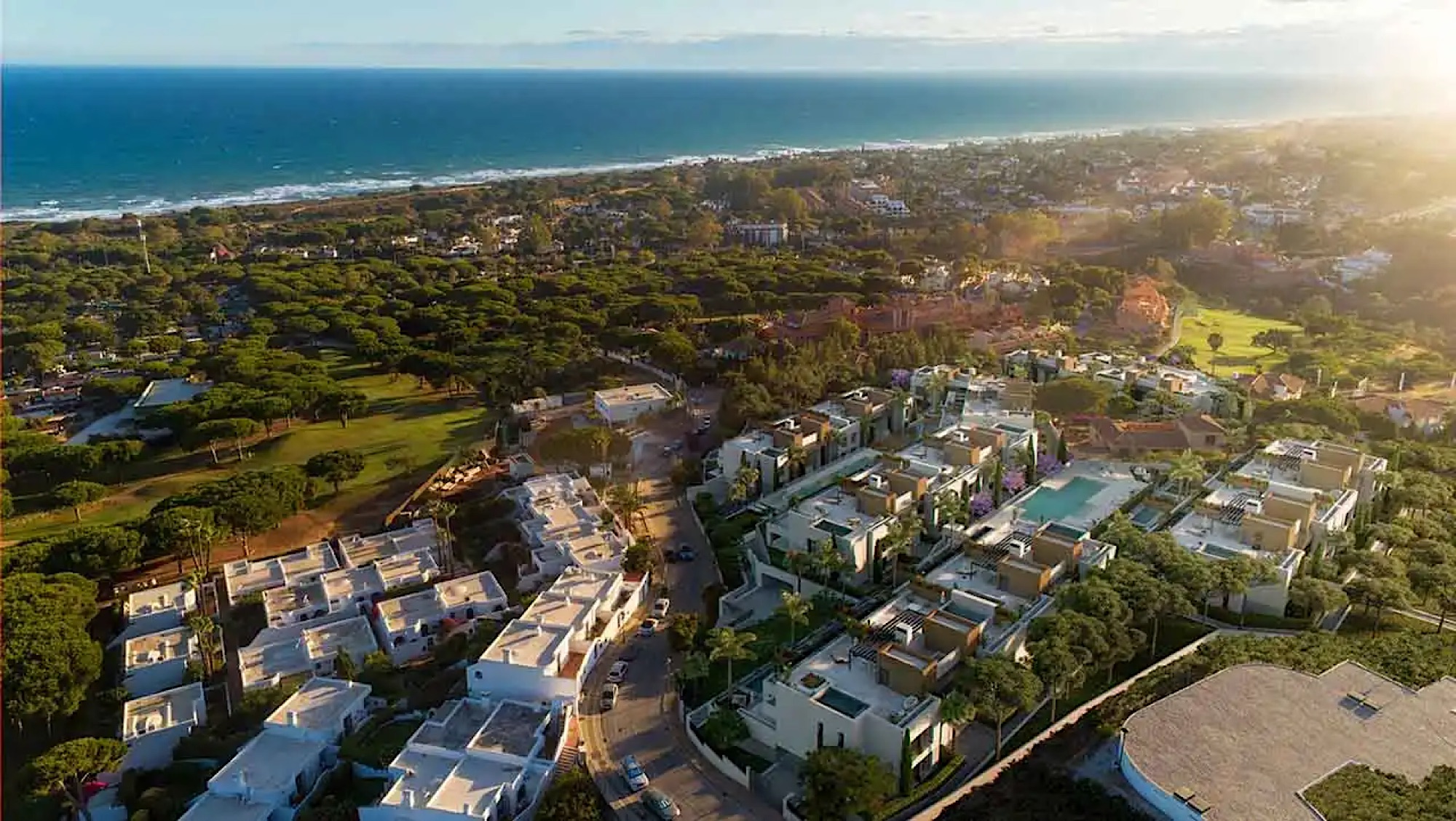 Luxury 2, 3 & 4 Bedroom Apartments with Sea and Golf Views – next to the Cabopino Golf Course in Marbella